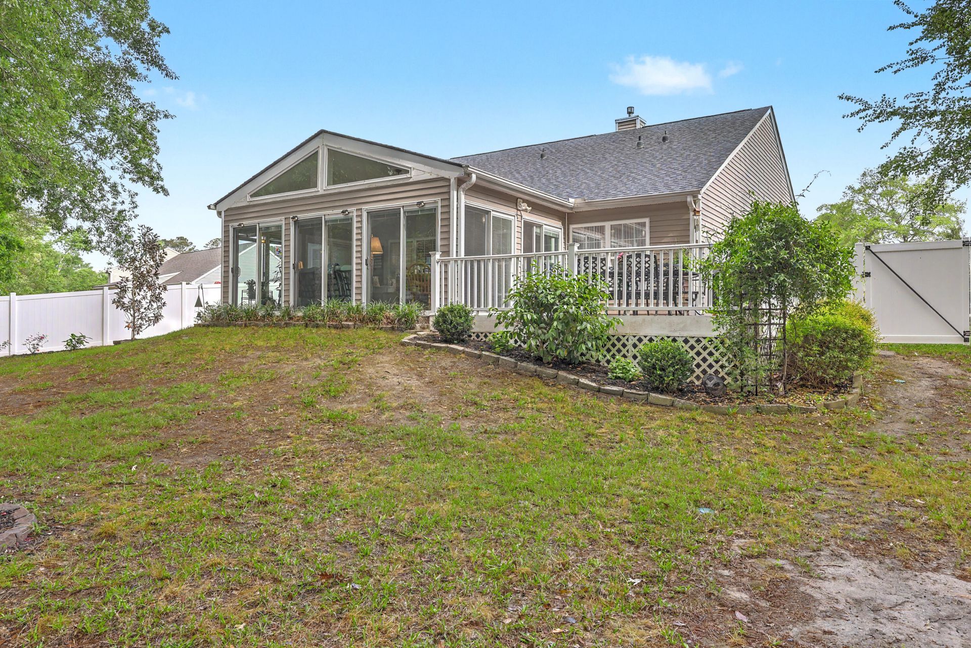 9060 Pickett Fence Lane Photo 32