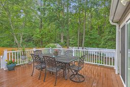9060 Pickett Fence Lane photo 4