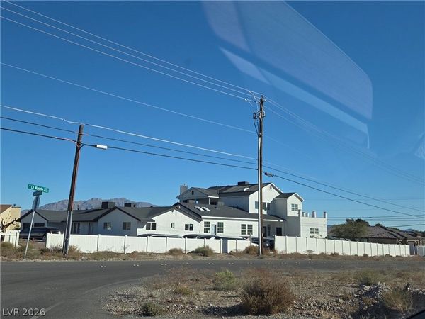 5724 N Grand Canyon Drive , Las Vegas, NV 89149