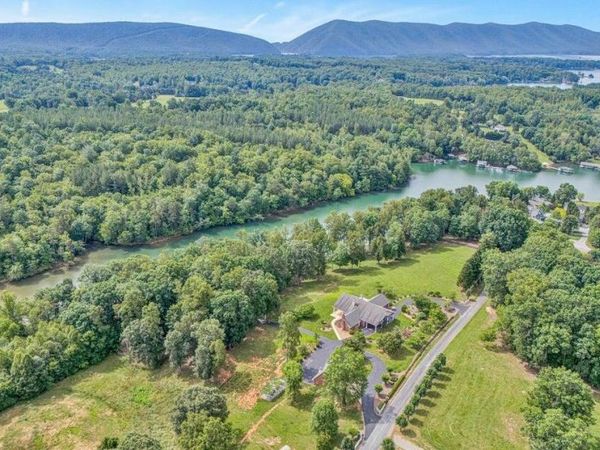 Parcel B2 Pine Ridge RD , Huddleston, VA 24104