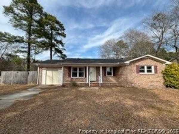 3718 Pioneer Drive , Hope Mills, NC 28348
