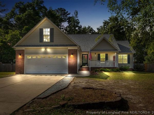 549 Woodberry Circle, Raeford, NC 28376