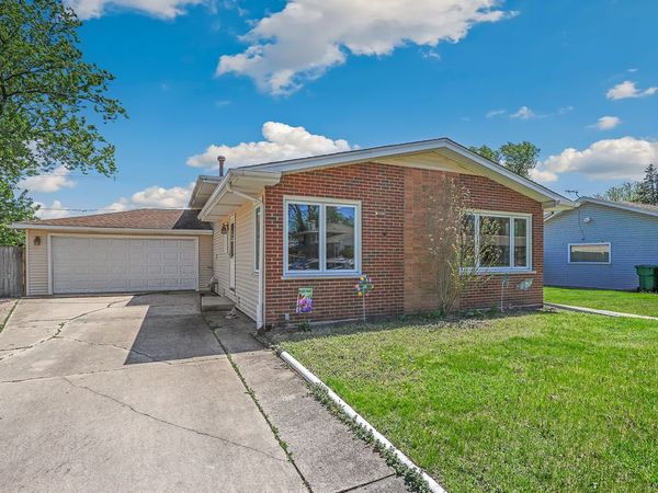 16813 Oconto Avenue , Tinley Park, IL 60477
