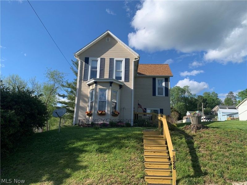 128 W Walnut Street, Shawnee, OH 43782 Photo 2