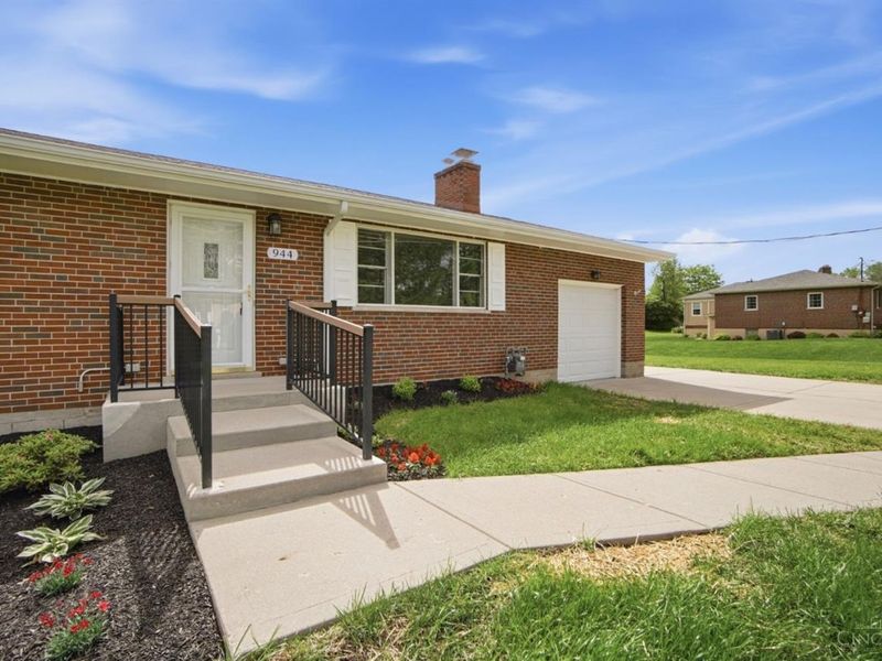 944 Indianwood Drive, Mason, OH 45040 Photo 5