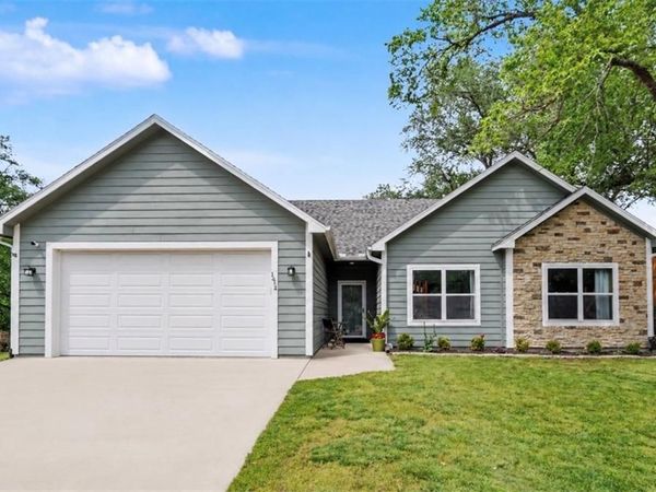 1414 E 25th Terrace, Lawrence, KS 66046