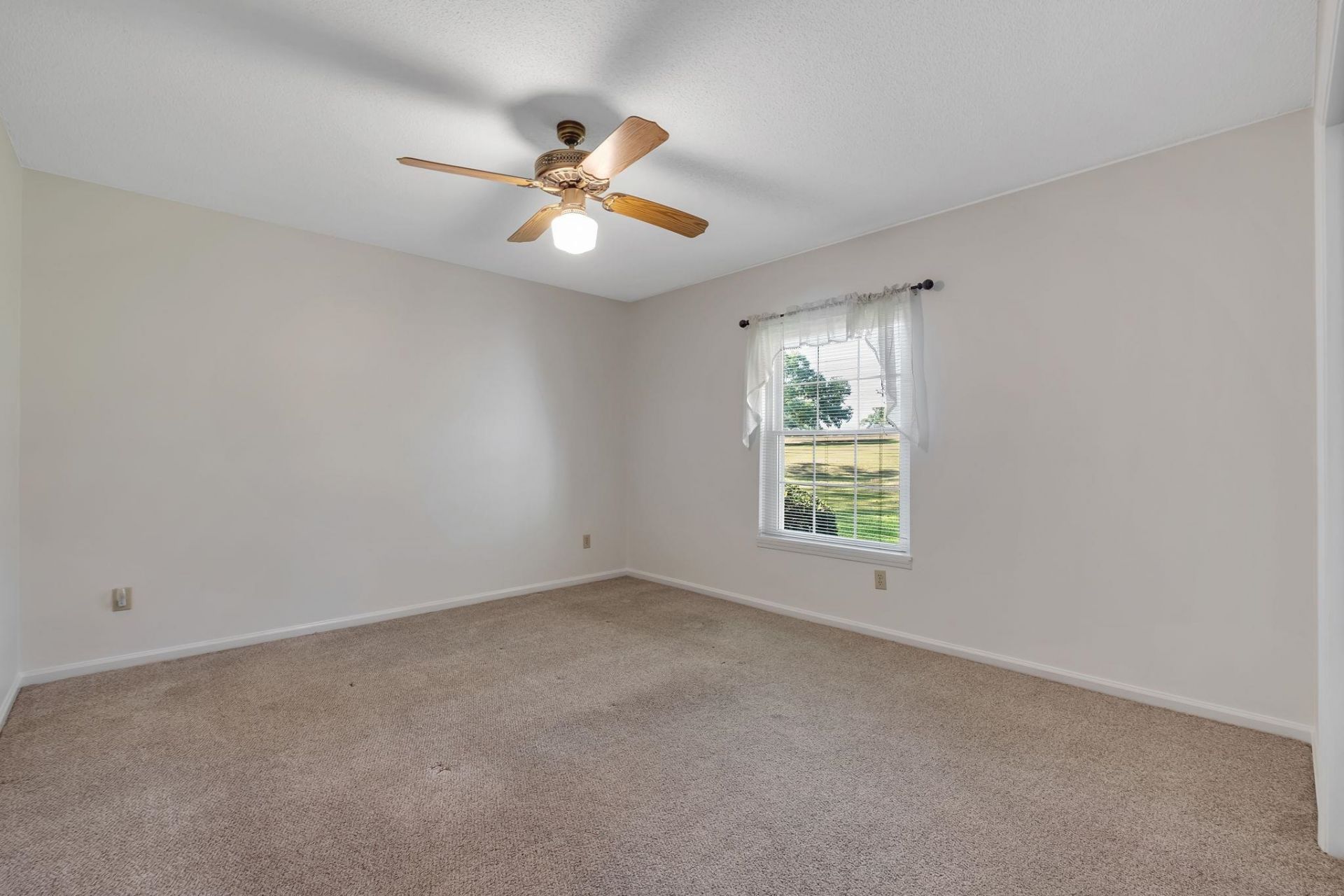 142 Lake Laurie Circle, Quincy, FL 00000 Photo