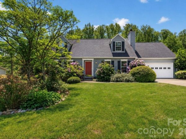 67 Beechwood Drive, Hendersonville, NC 28742