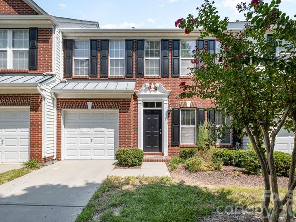 132 S Arcadian Way, Mooresville, NC 28117