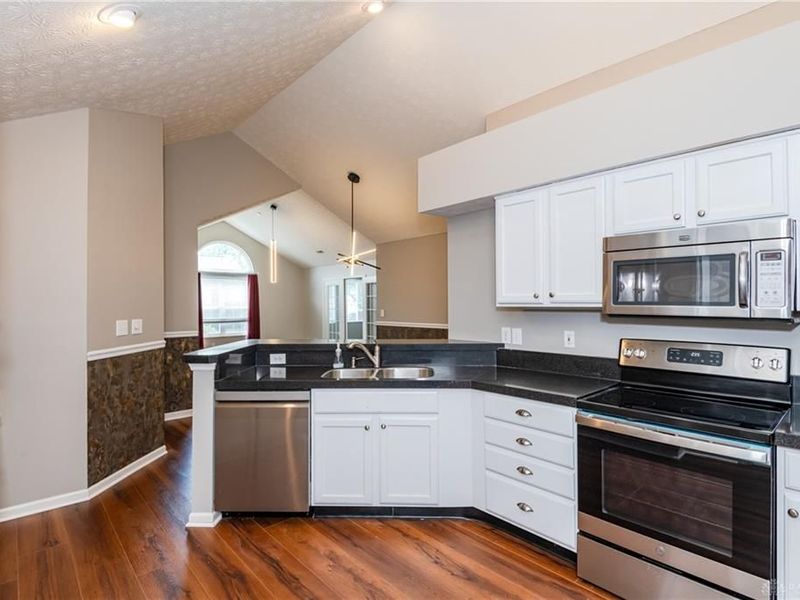 184 Edinburgh, Centerville, OH 45458 Photo 7