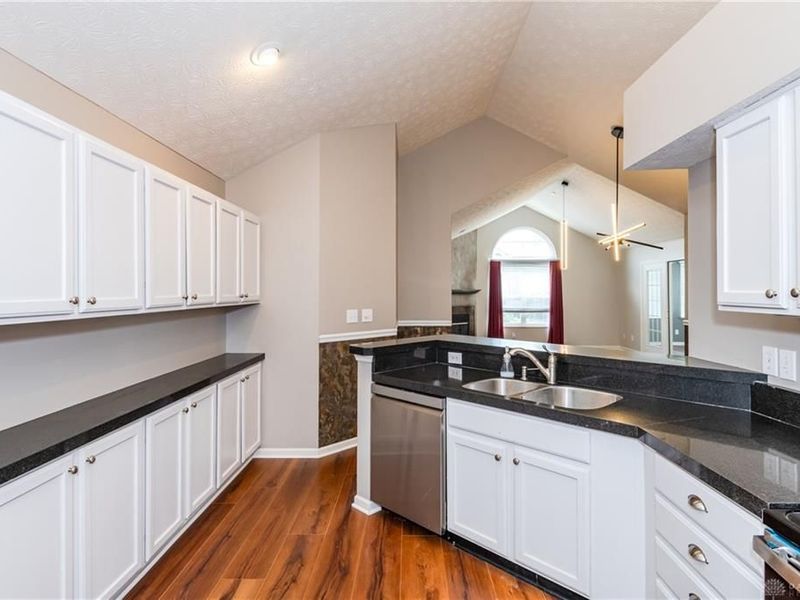 184 Edinburgh, Centerville, OH 45458 Photo 9