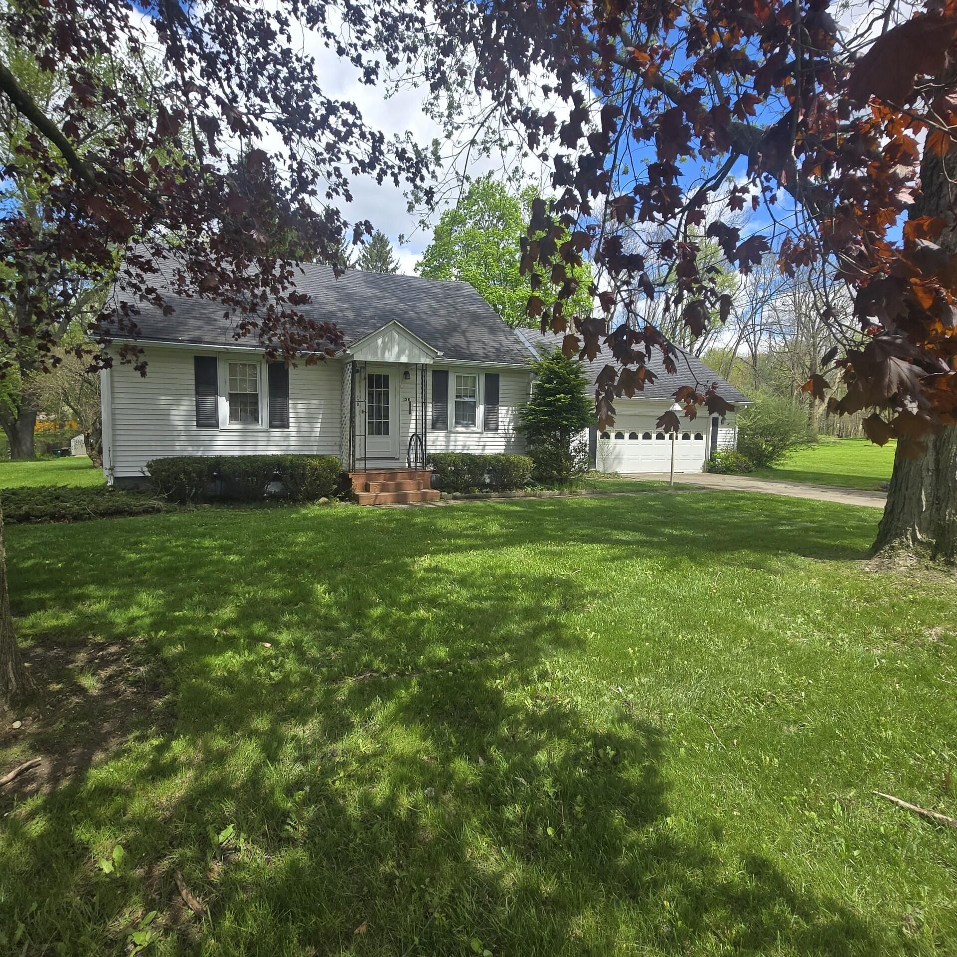 130 W Hughes Street, Marshall, MI 49068 Main Photo
