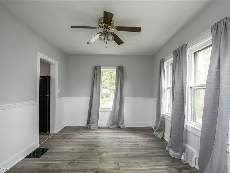 1424 S Liberty Avenue , Alliance, OH 44601 Photo 11