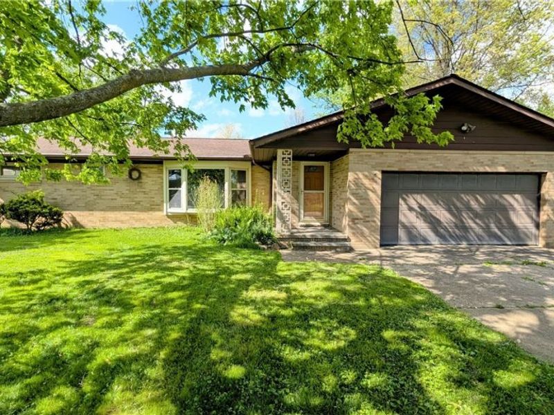 12802 Gardenside Drive , North Royalton, OH 44133 Photo 2