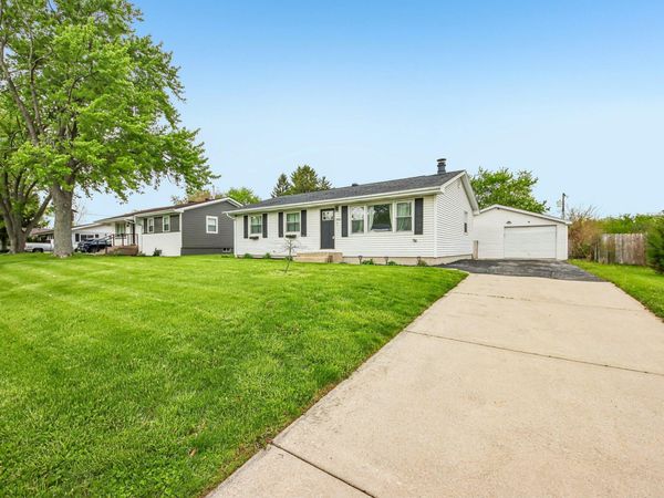 1906 Edison Street , Schererville, IN 46375