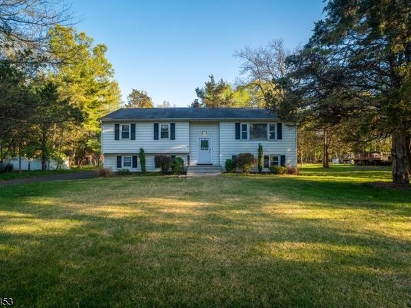 532 Spring Valley Dr, Bridgewater, NJ 08807