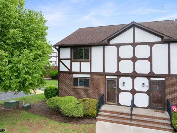 260 Wildflower Ln, Hillsborough, NJ 08844