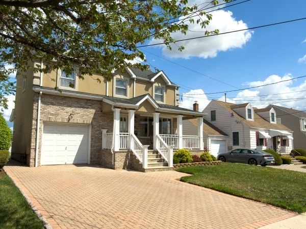 28 Noel Dr, North Arlington, NJ 07031