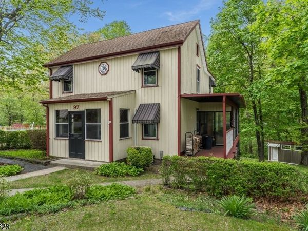 97 Hickory Corner Rd, Alexandria, NJ 08848