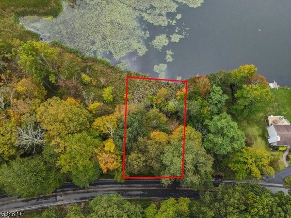 99 Seneca Lake Rd, Sparta, NJ 07871