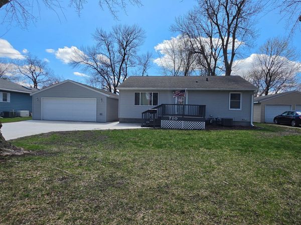 710 6th Street SW, Wells, MN 56097