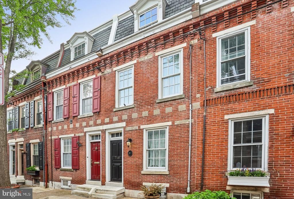 718 Bradford Alley, Philadelphia, PA 19147 Main Photo