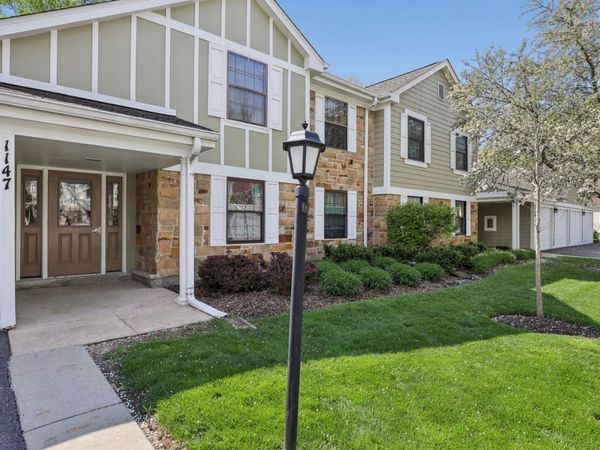 1147 Middlebury Lane , Unit A2, Wheeling, IL 60090