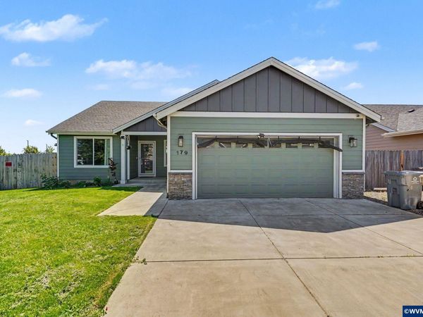179 NW Card Av, Dallas, OR 97338