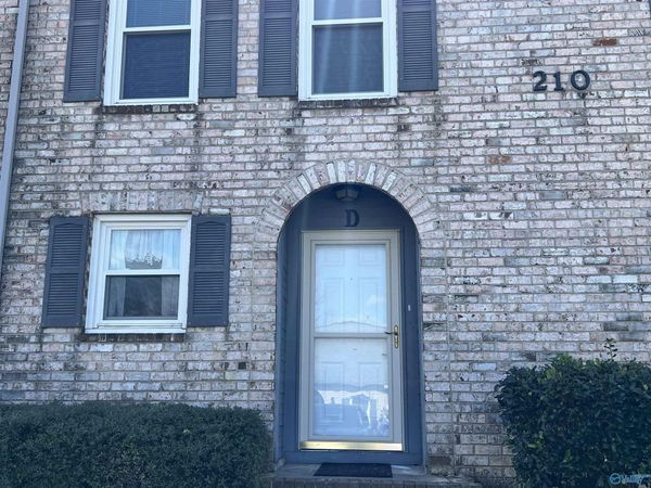 210 Marinawoods Drive, Unit D, Huntsville, AL 35803