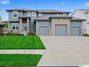 8126 S 196 Street, Gretna, NE 68028