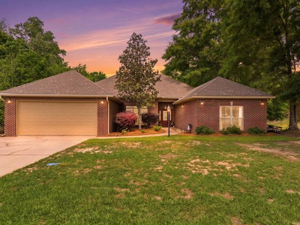 19 Morrell Cir., Hattiesburg, MS 39402