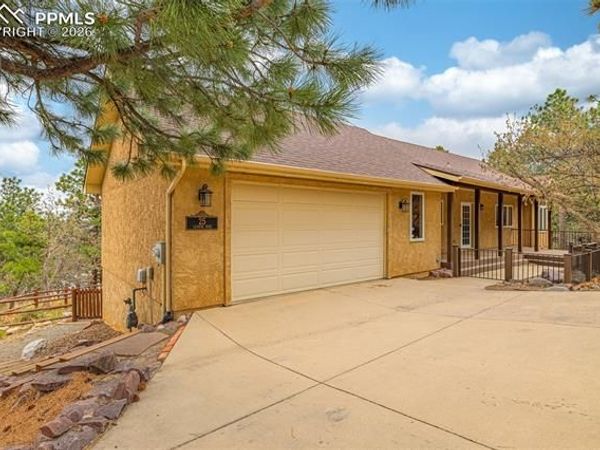 25 Leaming Road, Colorado Springs, CO 80906
