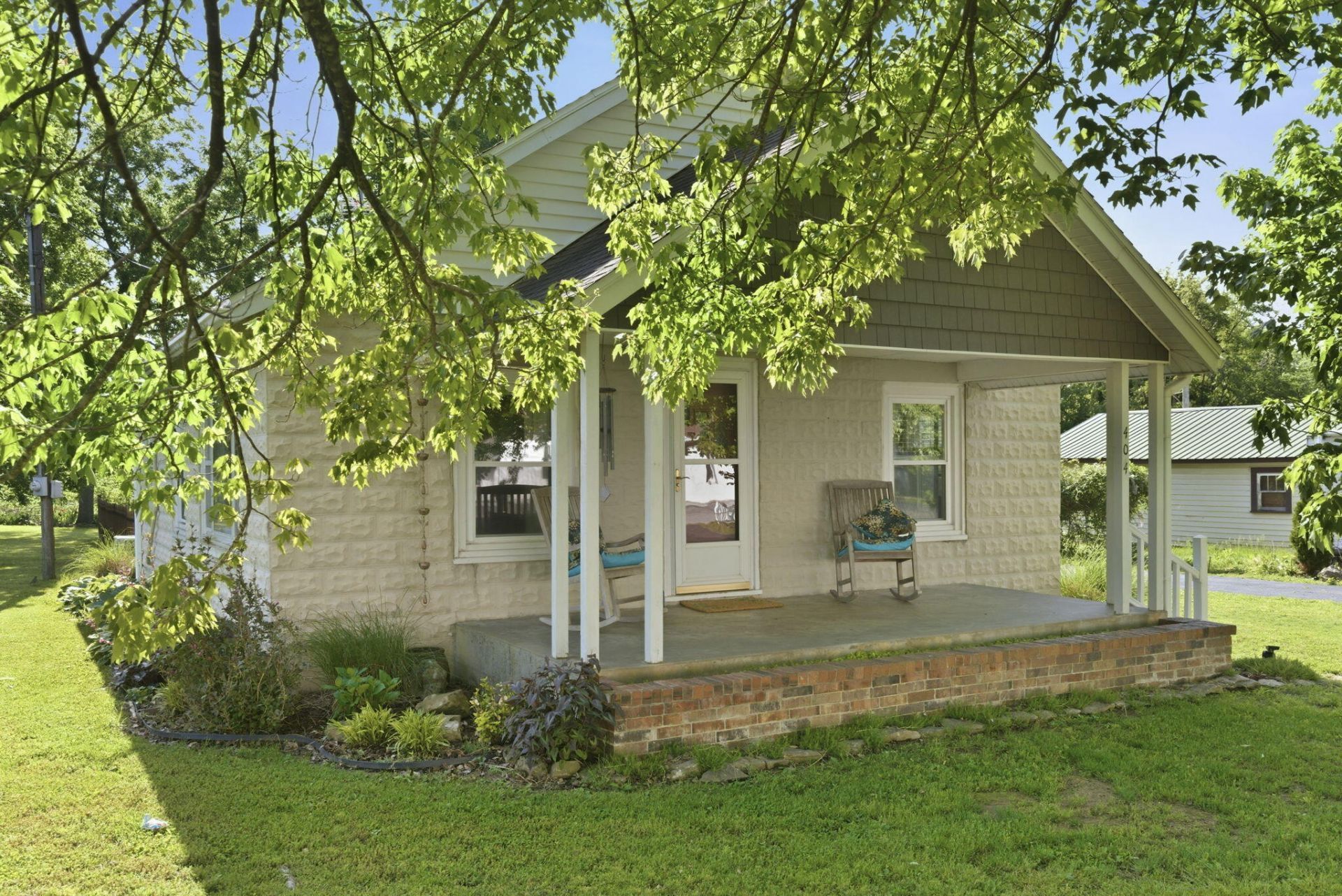 404 N Crestview Avenue, Ash Grove, MO 65604 Main Photo