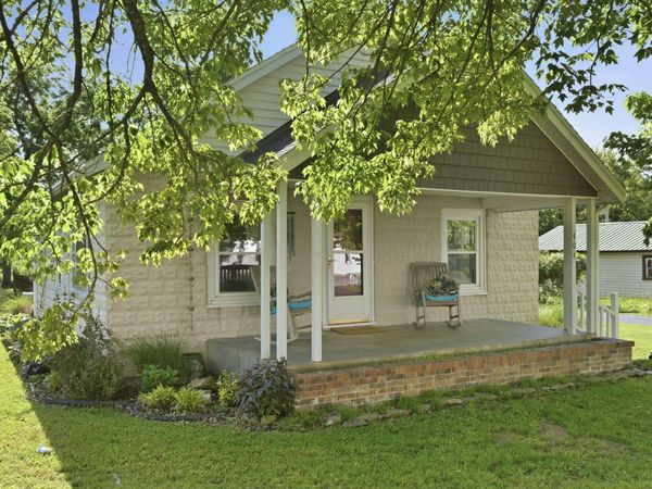404 N Crestview Avenue, Ash Grove, MO 65604