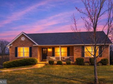 1076 STUART DRIVE, FRONT ROYAL, VA 22630