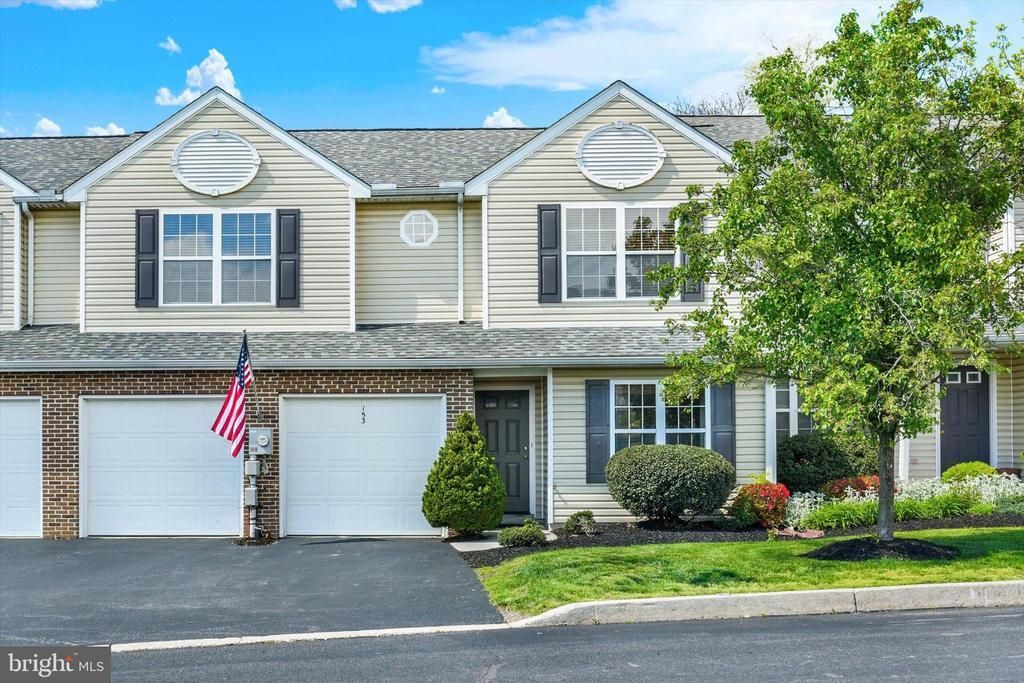153 Peregrine Lane, Hummelstown, PA 17036 Main Photo