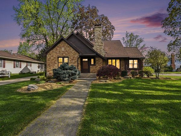 623 E Central Avenue, Zeeland, MI 49464