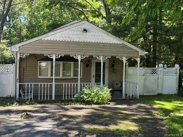 125 Wood Road , Centereach, NY 11720