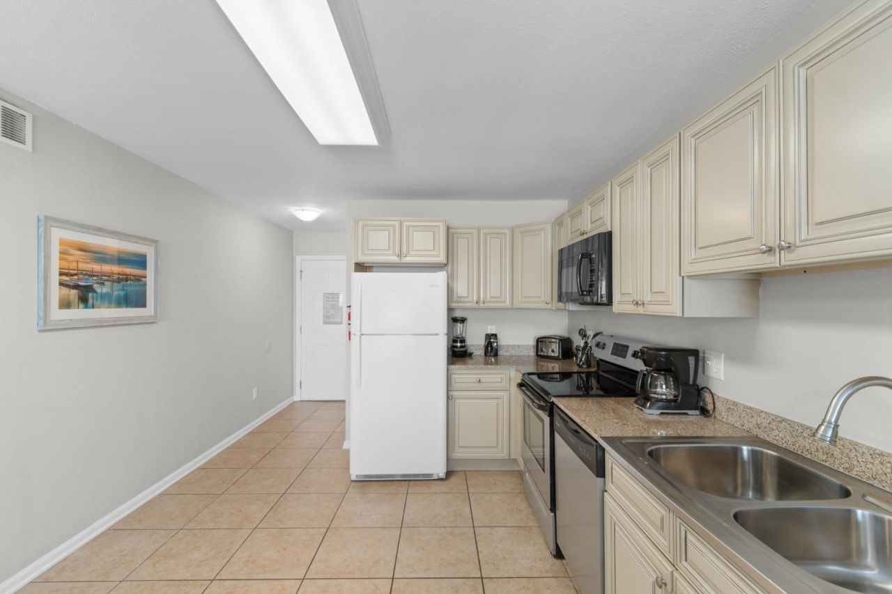 1011 S Ocean Blvd.  Photo 6