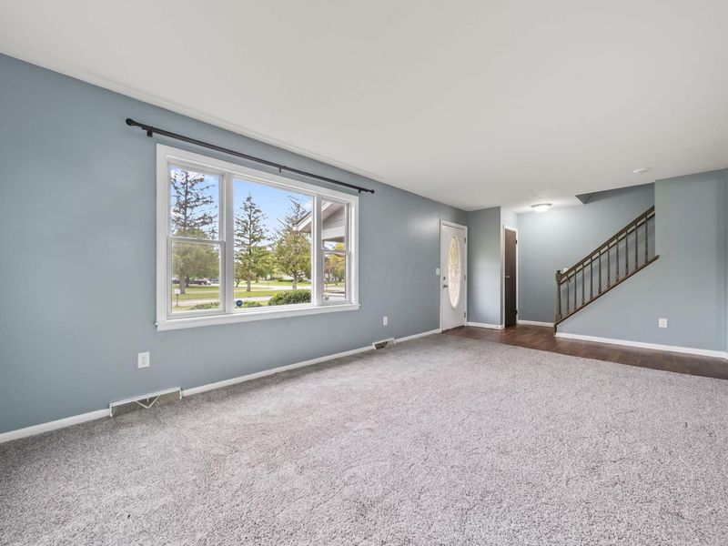 855 Loire Valley Circle, Marion, OH 43302 Photo 11