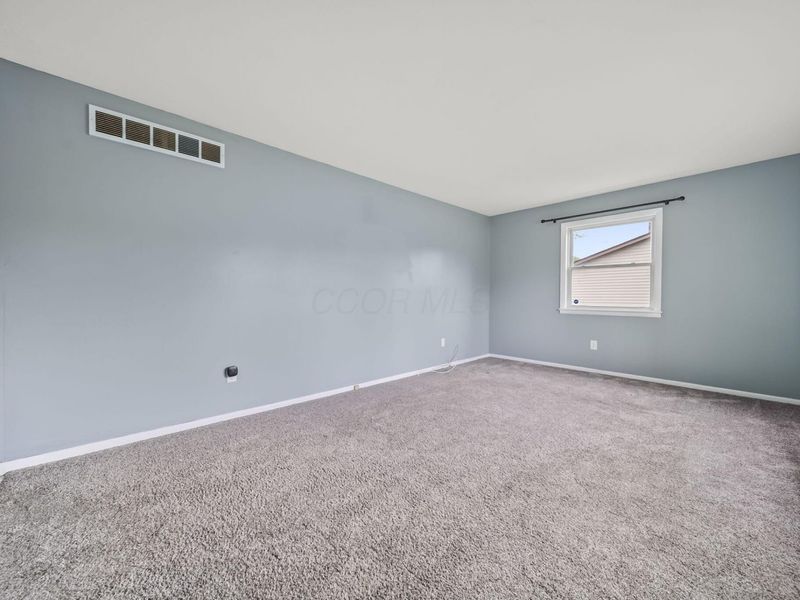 855 Loire Valley Circle, Marion, OH 43302 Photo 13