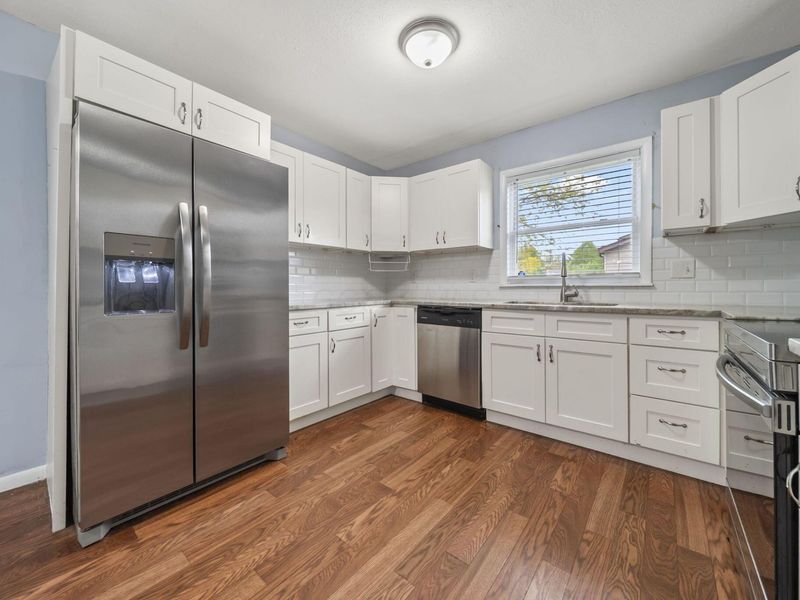 855 Loire Valley Circle, Marion, OH 43302 Photo 17