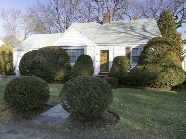 127 Fairway Drive, Newton, MA 02465