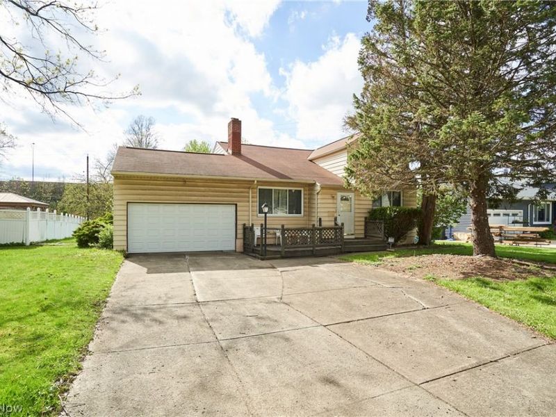 7322 Markal Drive, Middleburg Heights, OH 44130 Photo 2