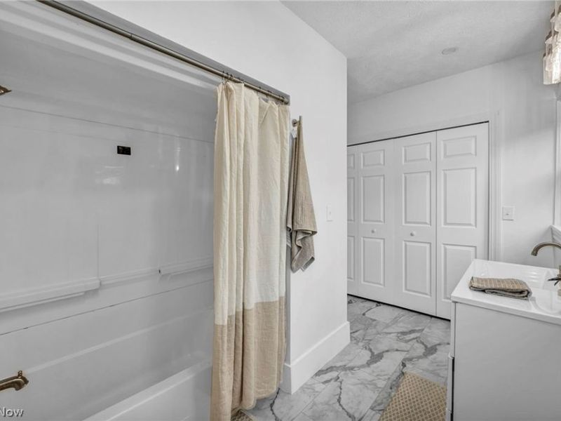 724 W 33rd Street, Ashtabula, OH 44004 Photo 5