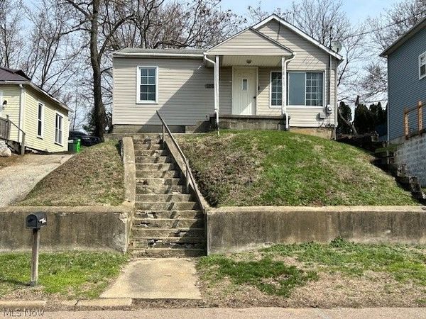 155 Fernwood Avenue , Barberton, OH 44203