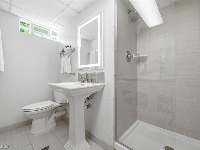 6842 Metro Park Drive, Mayfield Village, OH 44143 Photo 24