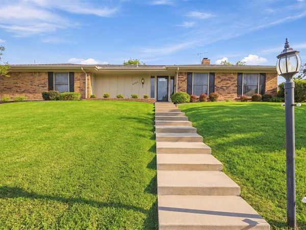 4455 Chedlea Avenue, Fort Worth, TX 76133