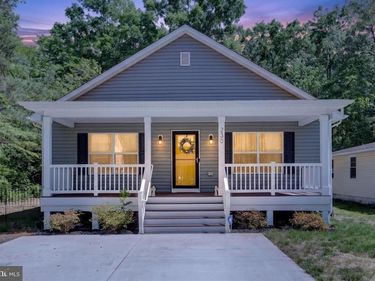 230 12TH STREET, COLONIAL BEACH, VA 22443