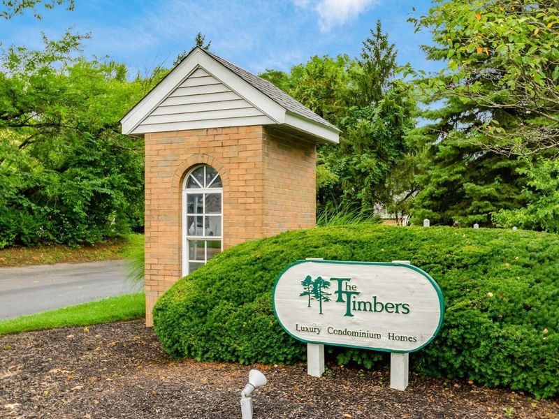 195 Timbers Drive , Columbus, OH 43230 Photo 10